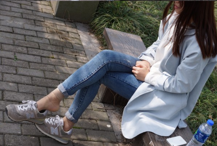 原创丝族视频出品 #校园#短肉丝#运动鞋#脚脱袜[1V/1.73G]插图5