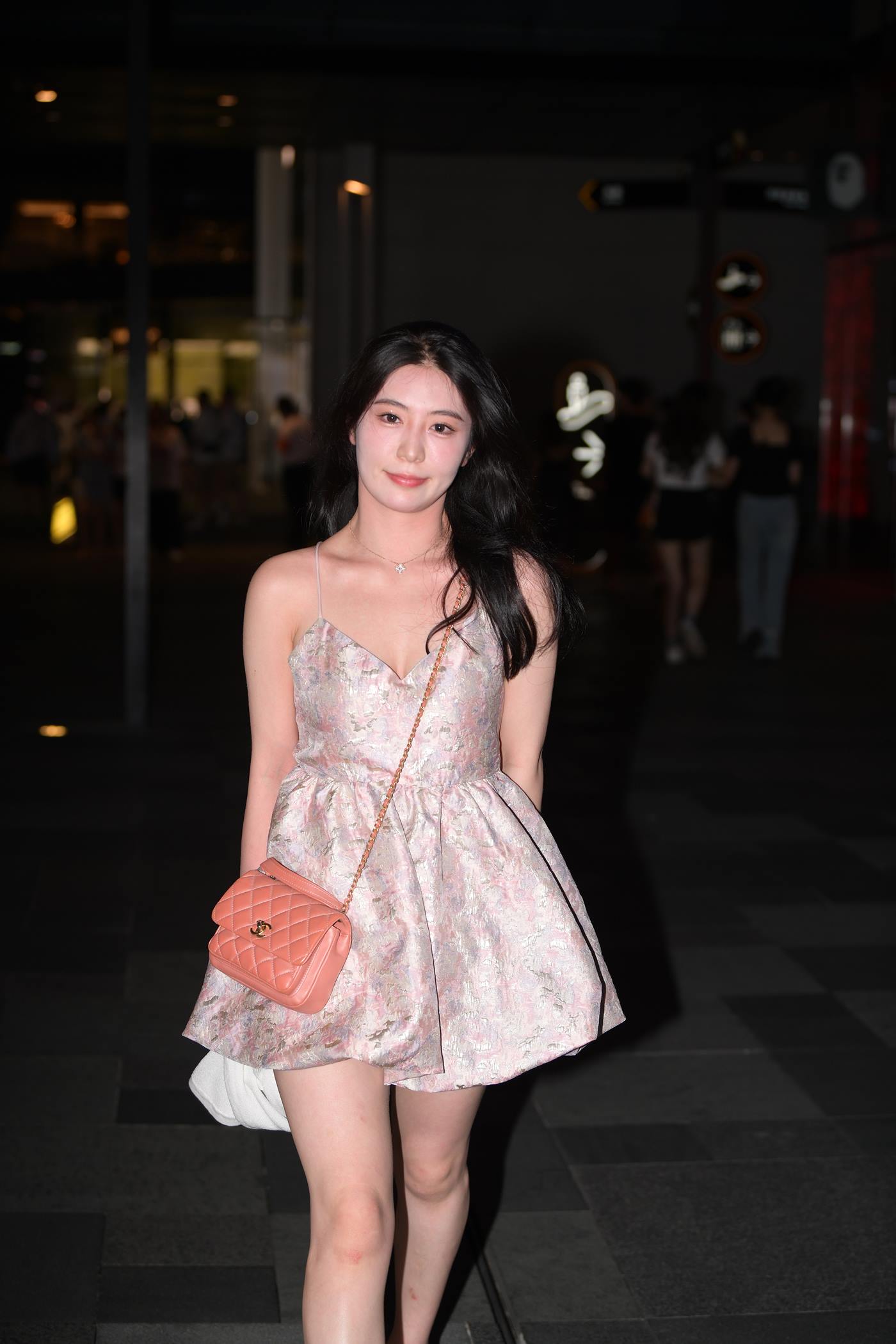 精选街拍作品 NO.5132 甜美连衣裙女神[83P/171MB]插图2