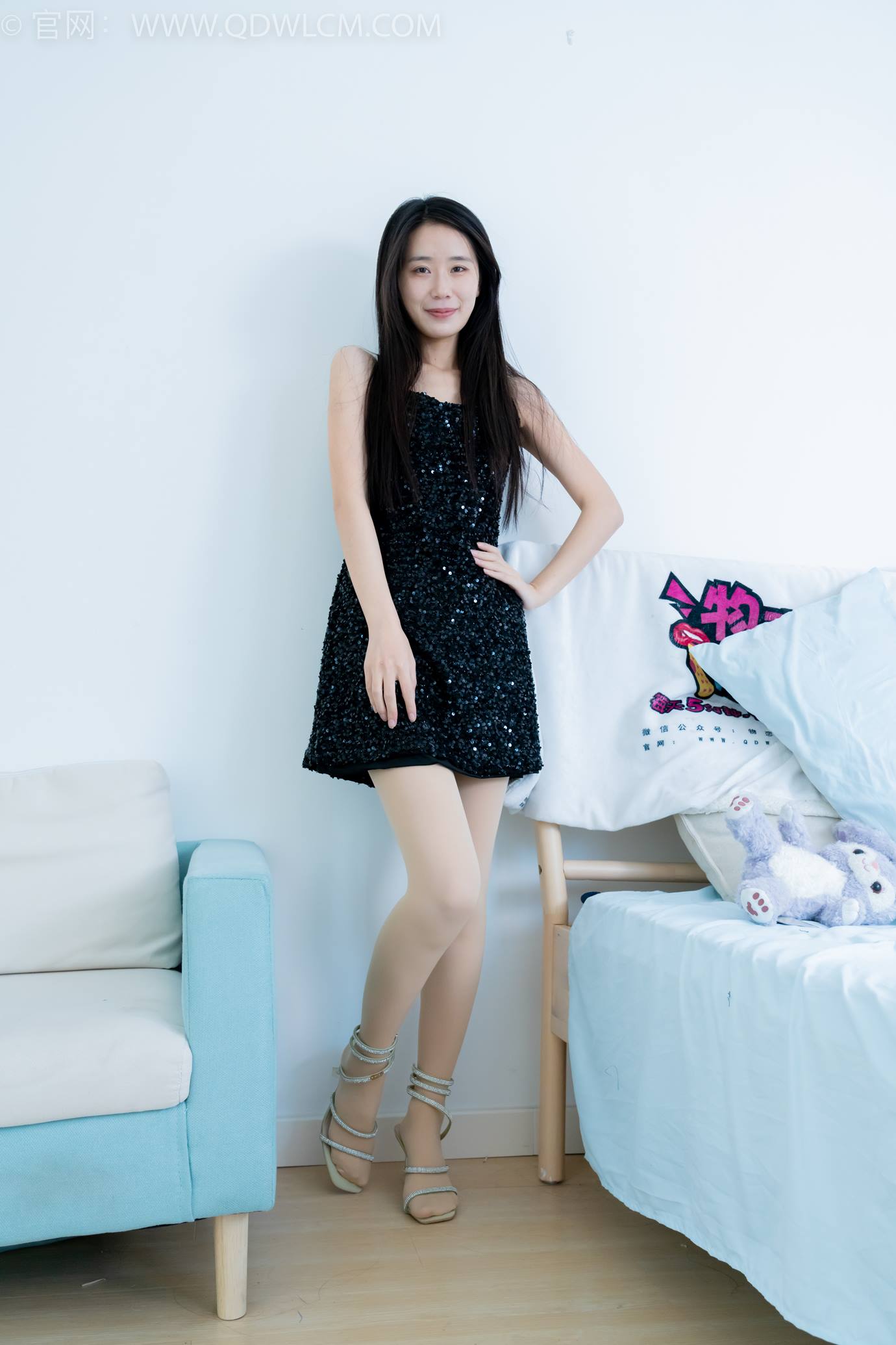 勿恋传媒 NO.2288 菜菜-高跟凉鞋、平底鞋、厚肉丝、油亮薄肉丝[200P/1V/6.62GB]插图1