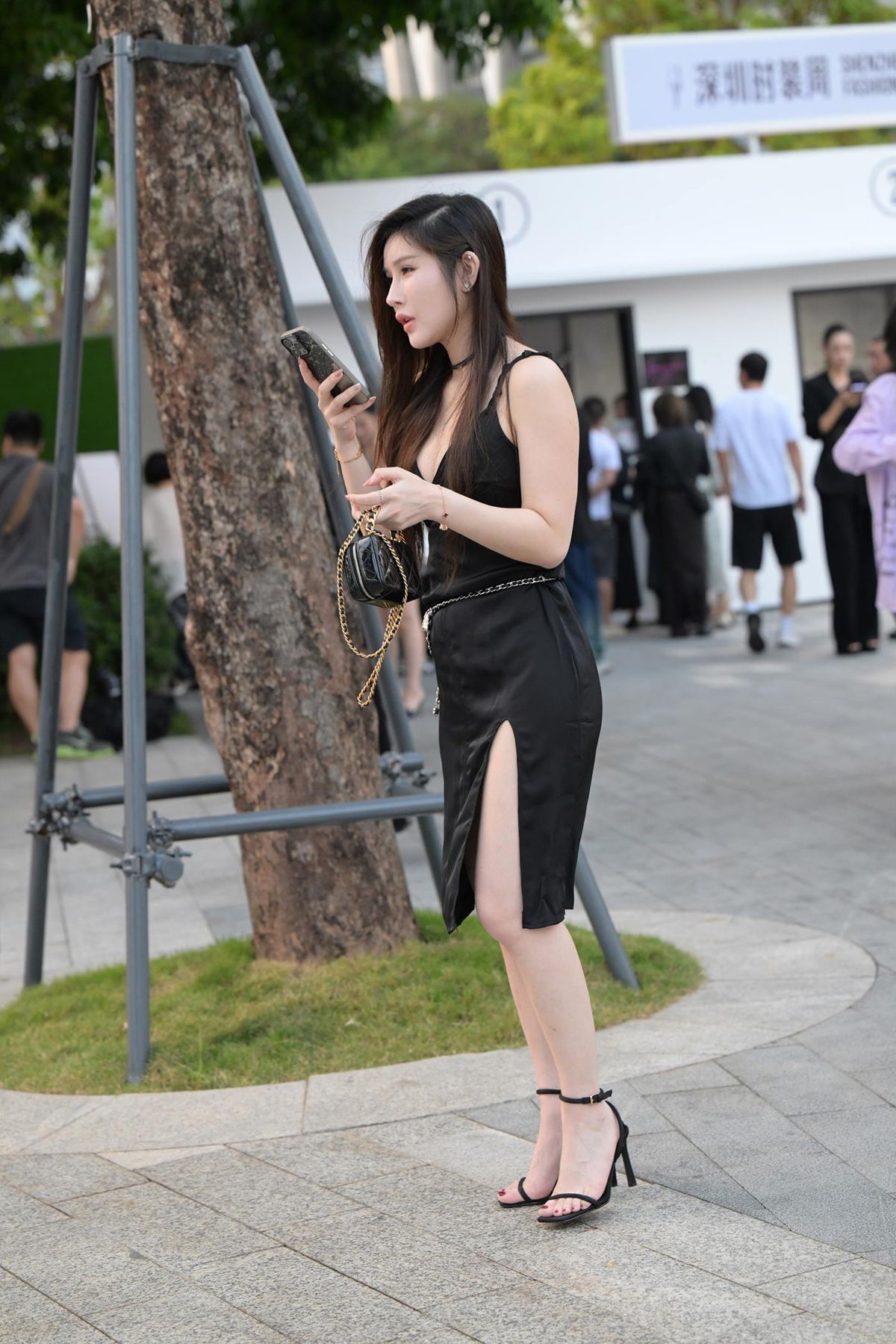 精选街拍作品 NO.5171 黑色吊带裙[102P/248MB]插图3