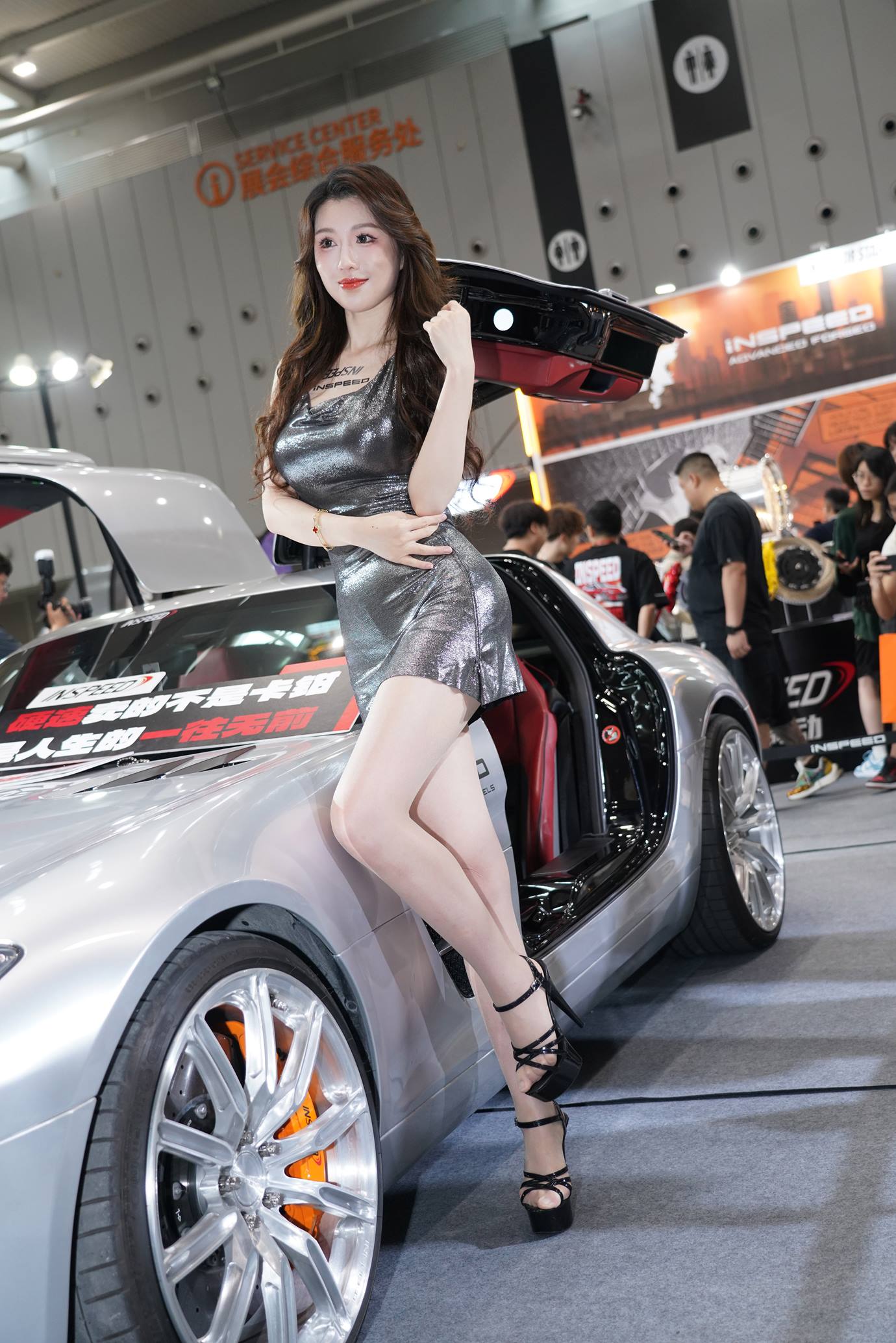 精选街拍作品 NO.5280 闪亮银色短裙[98P/228MB]插图