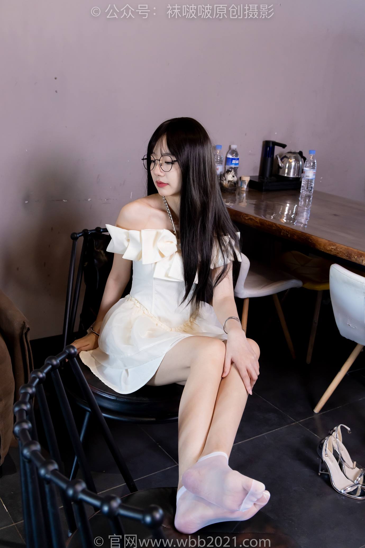 [BoBoSocks袜啵啵]NO.525 小甜豆-高跟鞋、短白丝、裸足、裸足刀叉摆盘剧情[210P/1V/6.73GB]插图1