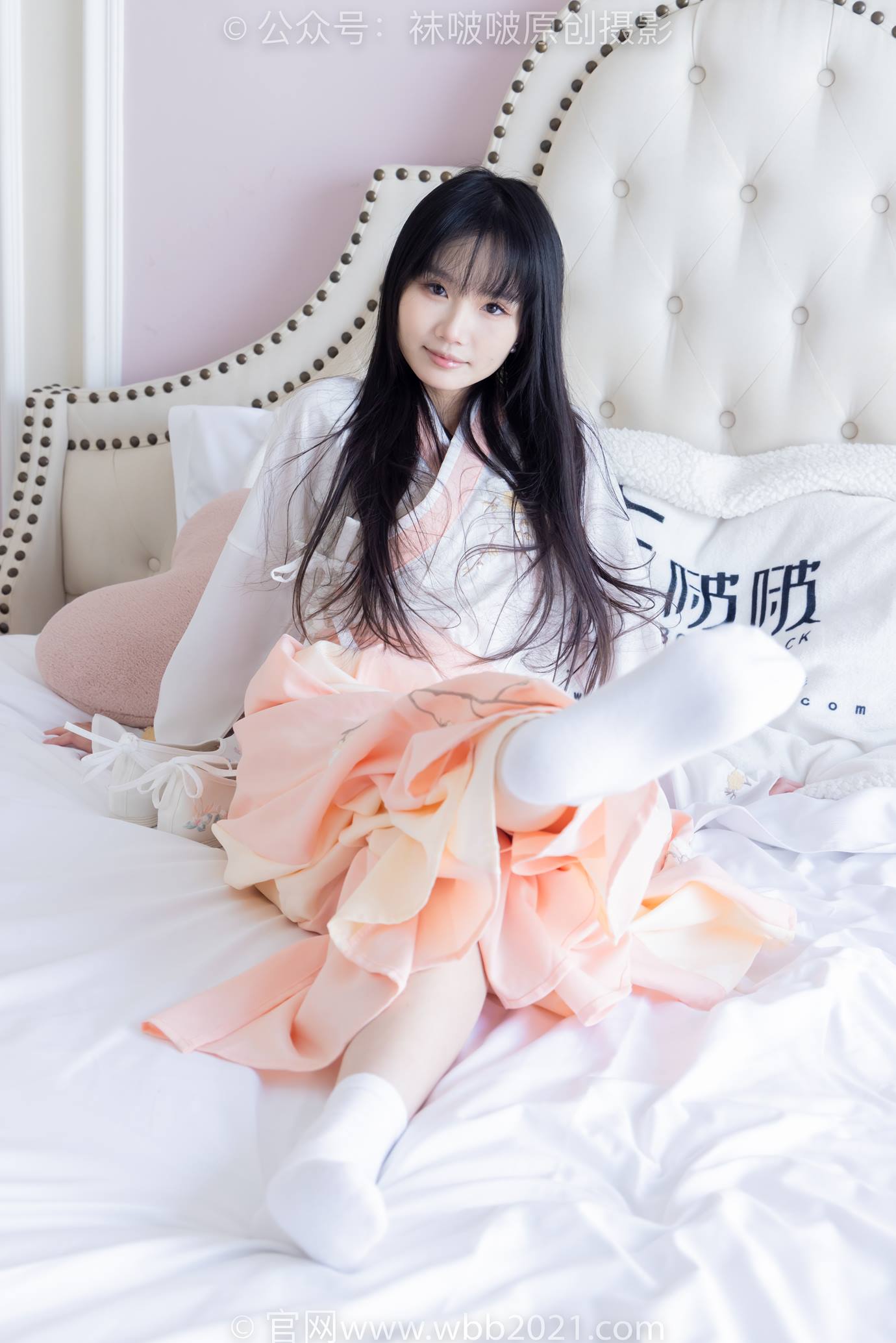 [BoBoSocks袜啵啵]NO.518 甜甜圈-平底鞋、白棉袜、裸足、汉服古装[168P/1V/6.85GB]插图1