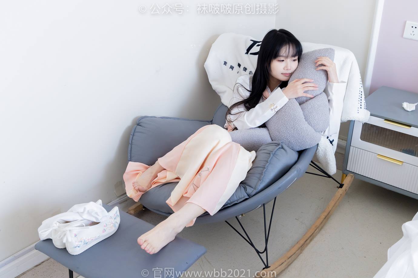 [BoBoSocks袜啵啵]NO.518 甜甜圈-平底鞋、白棉袜、裸足、汉服古装[168P/1V/6.85GB]插图