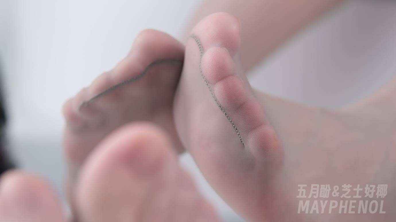 芝士好椰 – 第一次拍薄灰丝[12P/1V/450MB]插图1
