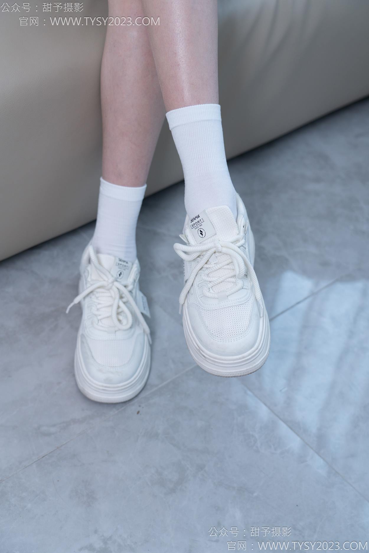 甜予摄影 NO.164 珞珞-板鞋、白棉袜、裸足[130P/2V/9.85GB]插图3
