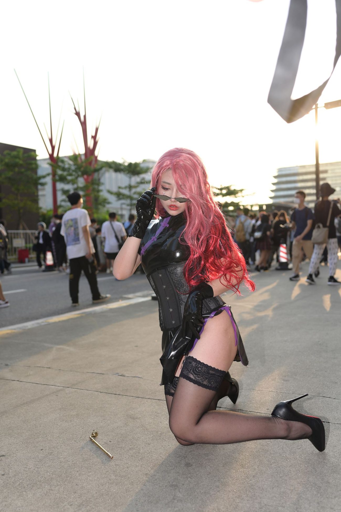 精选街拍作品 NO.5357 黑胶cos镁钕[100P/216MB]插图3