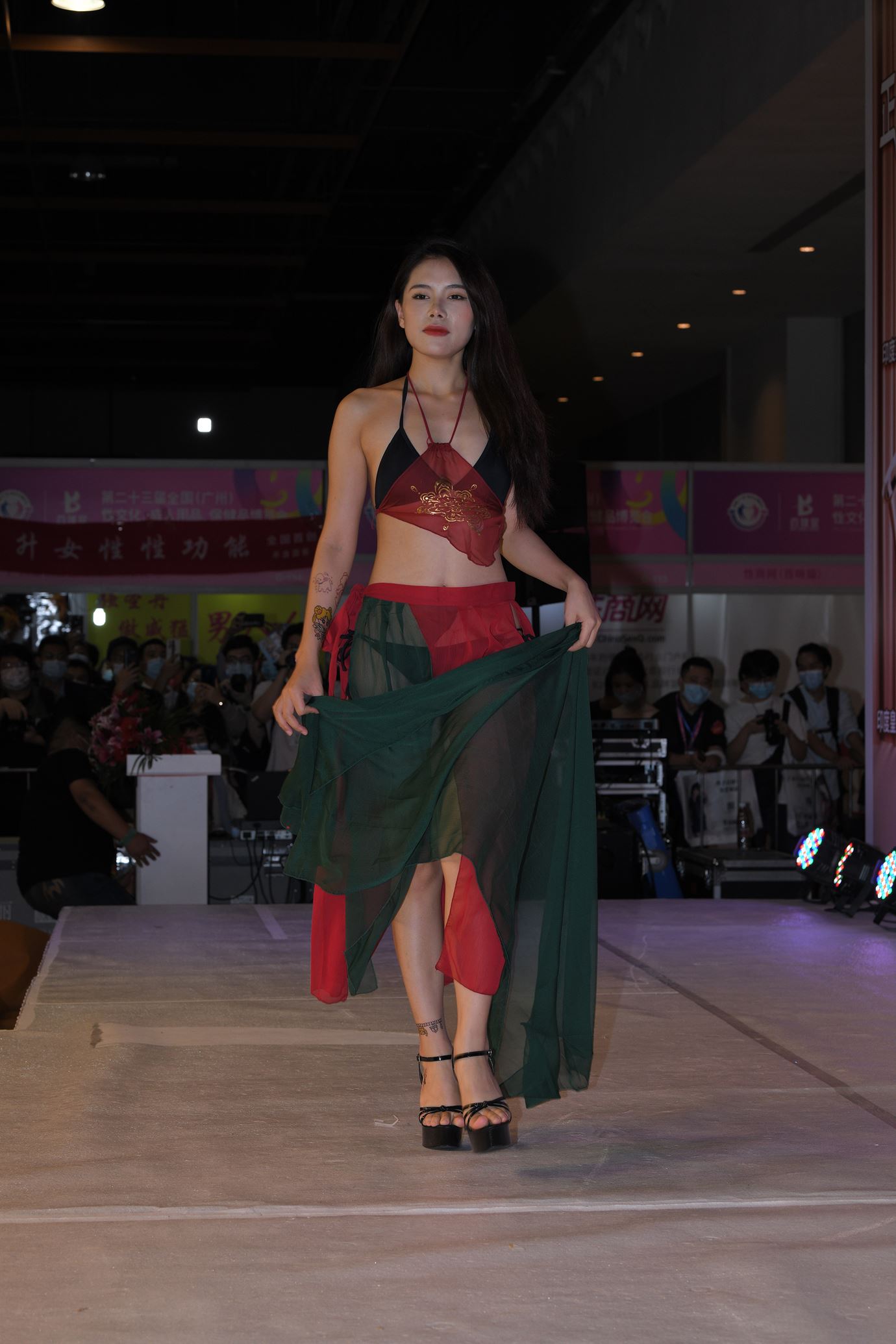 精选街拍作品 NO.5336 2021广州性文化节情趣内一秀[508P/1.29GB]插图1