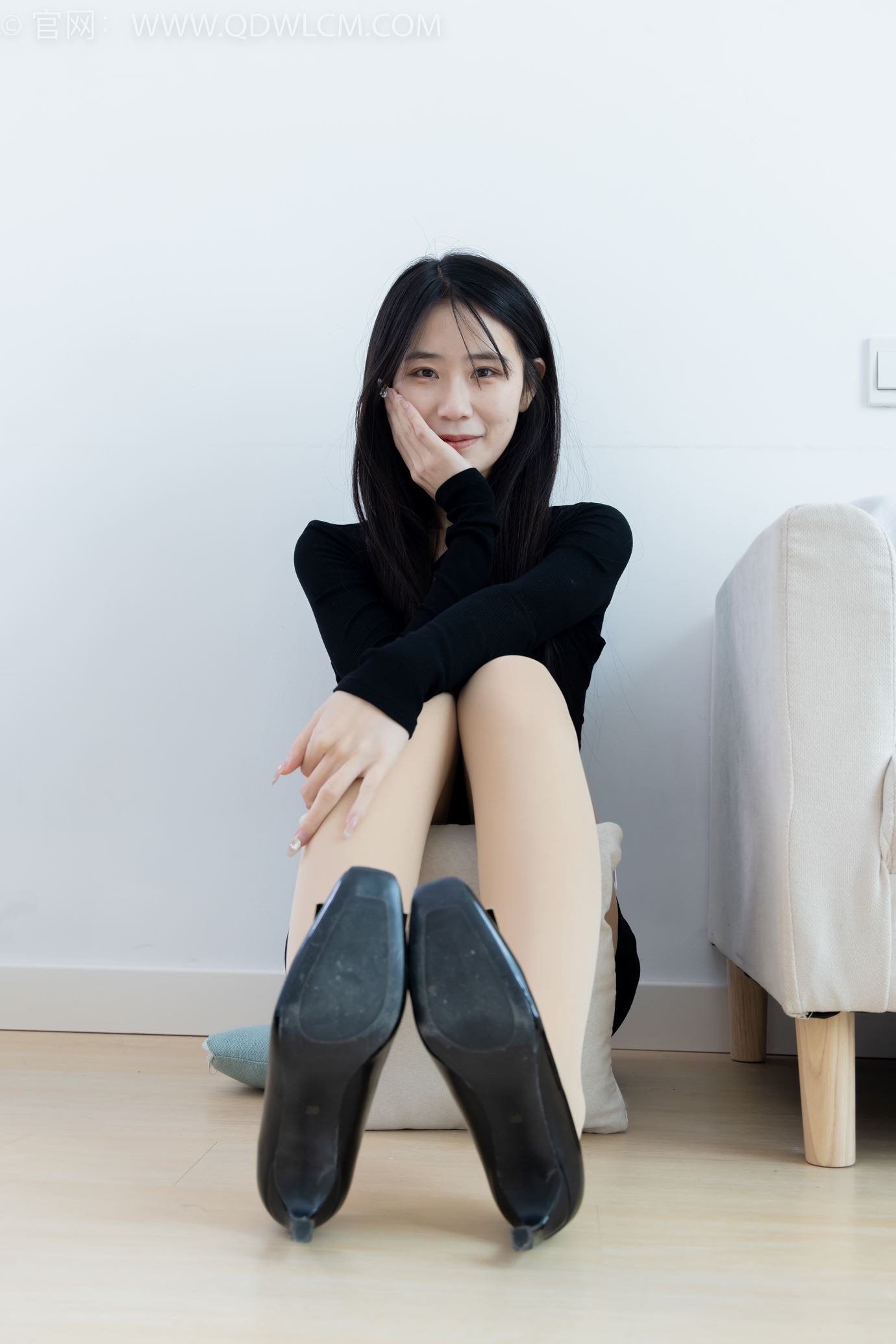 补发 勿恋传媒 NO.2298 菜菜-高跟鞋、厚肉丝、肚子痛揉肚子剧情[160P/1V/3.56GB]插图