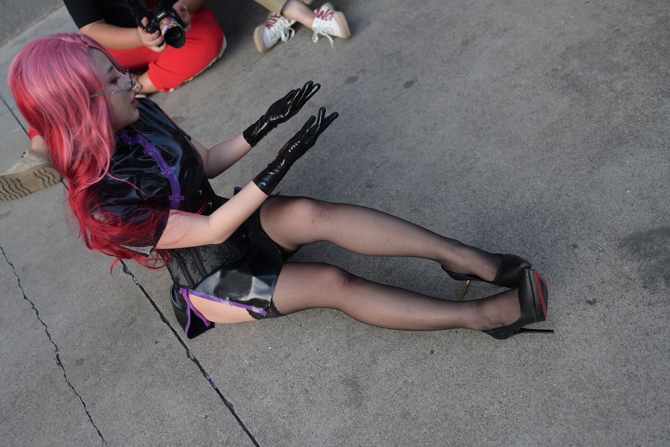 精选街拍作品 NO.5357 黑胶cos镁钕[100P/216MB]插图