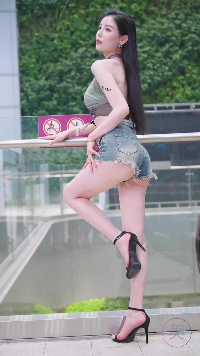 NO.1050 2024 深圳改装车展 Auto Salon 车模抖音网荭随拍 62[1V/311MB]插图1