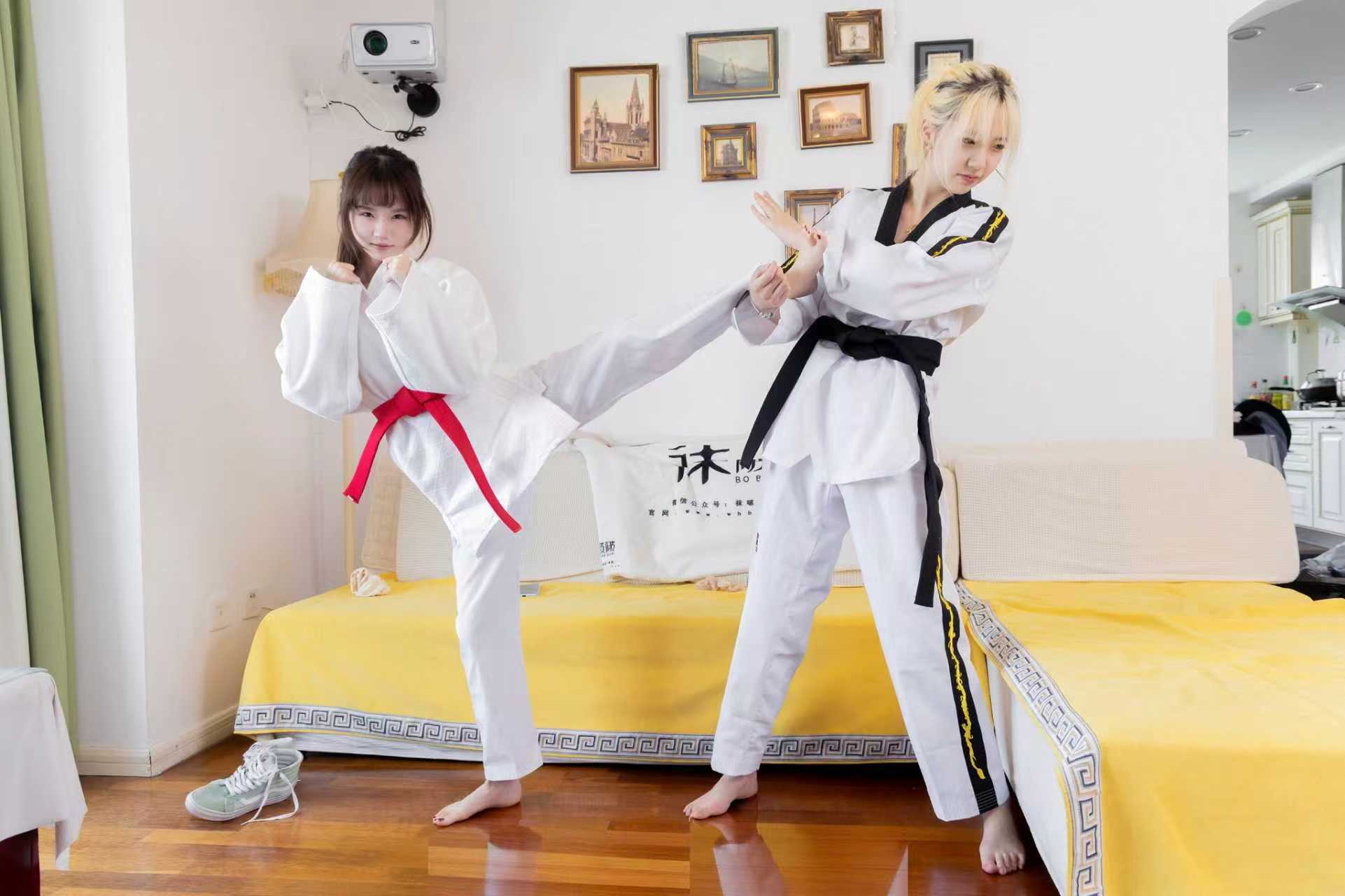 袜啵啵549期：小甜豆甜甜圈-运动鞋、帆布鞋、肉丝、棉袜、裸足、跆拳道打斗剧情[149P/1V/6.81GB]插图