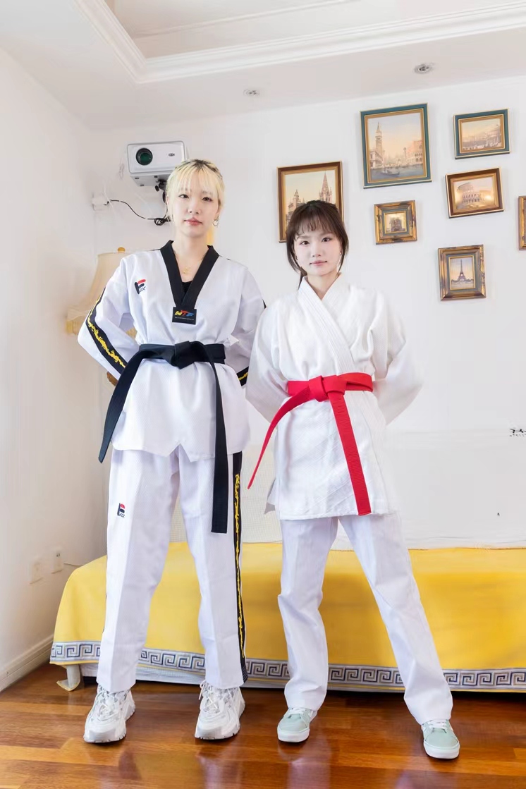 袜啵啵549期：小甜豆甜甜圈-运动鞋、帆布鞋、肉丝、棉袜、裸足、跆拳道打斗剧情[149P/1V/6.81GB]插图2