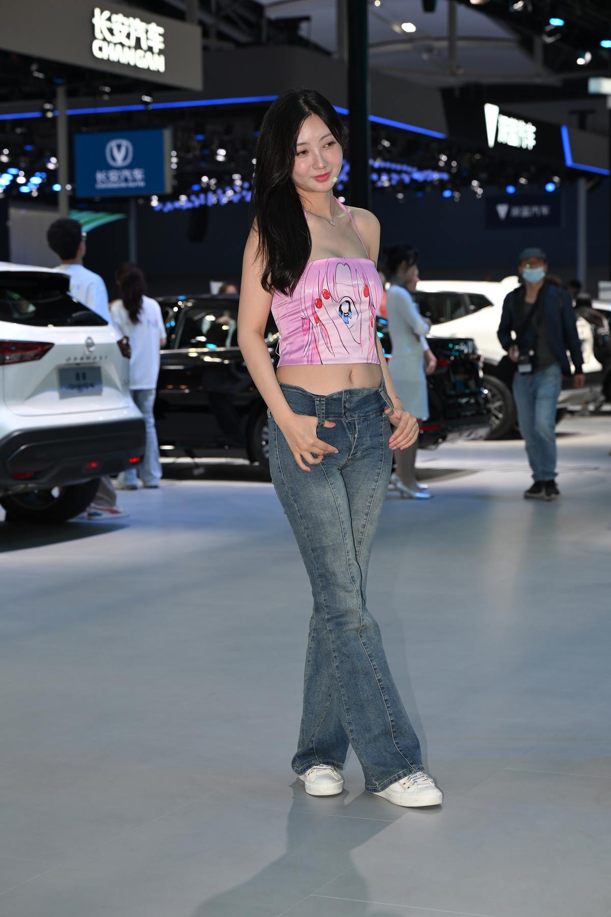 精选街拍作品 NO.5598 简单喇叭牛仔裤[45P/109MB]插图3