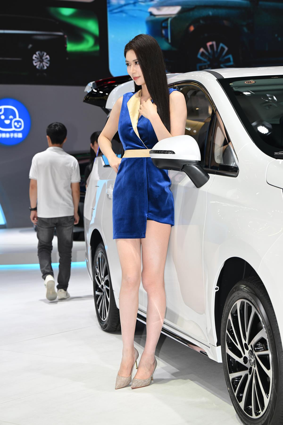 精选街拍作品 NO.5595 蓝色套装裙[76P/149MB]插图3