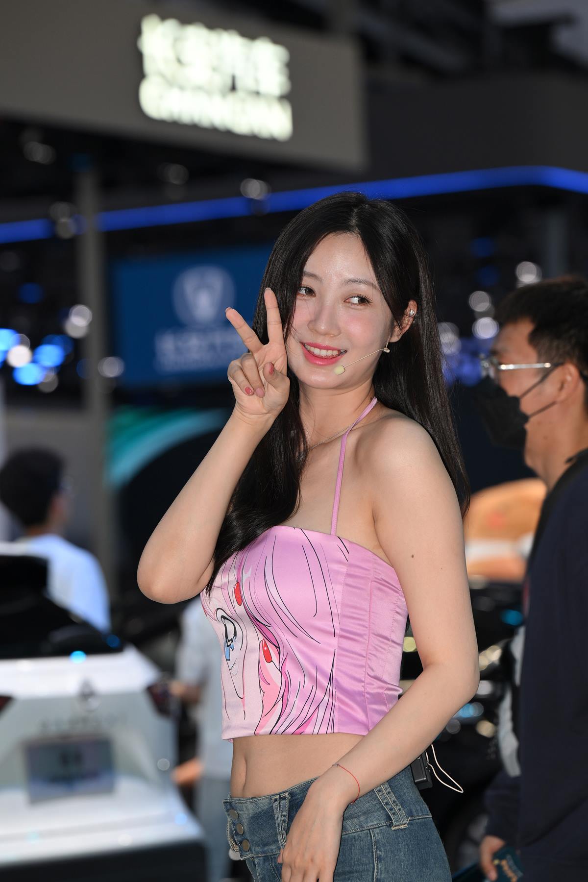 精选街拍作品 NO.5598 简单喇叭牛仔裤[45P/109MB]插图1