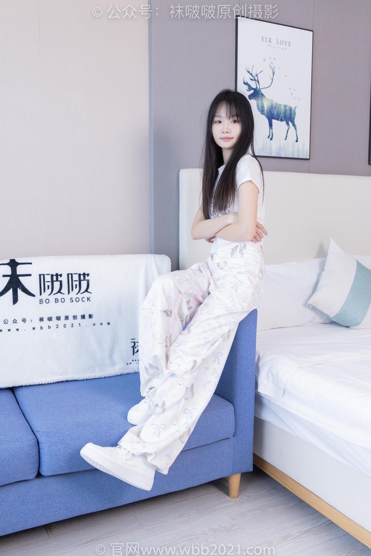 [BoBoSocks袜啵啵]NO.550 甜甜圈-板鞋自然穿脏白棉袜[148P/1V/5.90GB]插图1