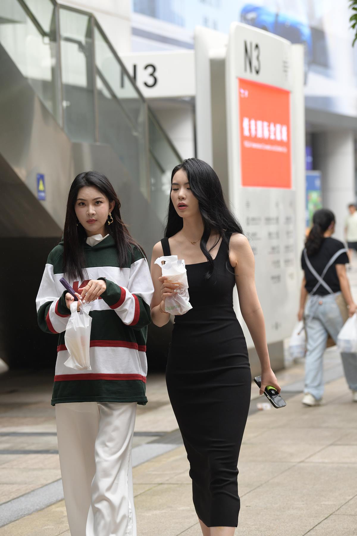 精选街拍作品 NO.5556 黑色吊带修身裙[55P/130MB]插图1