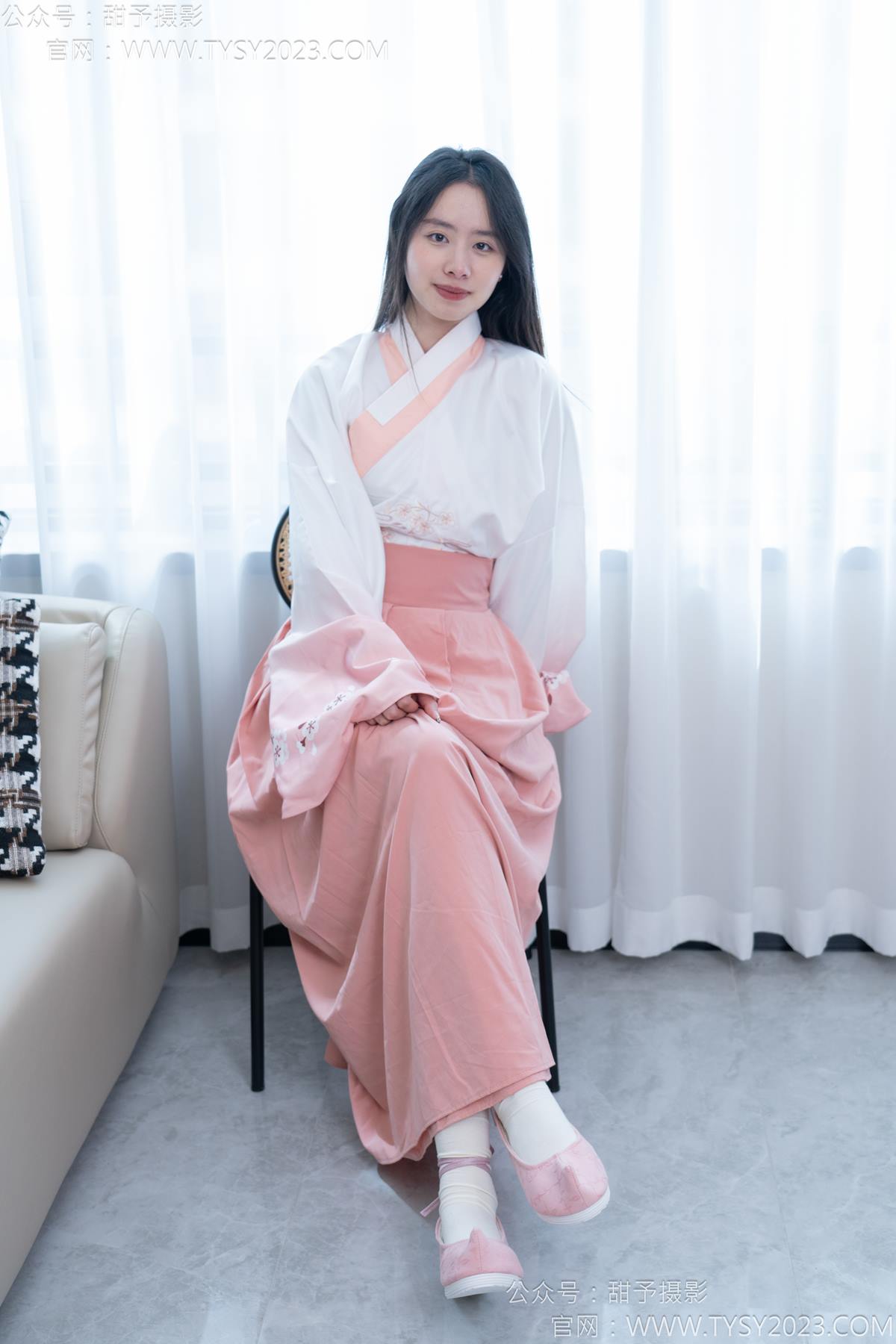 甜予摄影 NO.183 知知-布鞋、白棉袜、裸足[148P/2V/12.1GB]插图