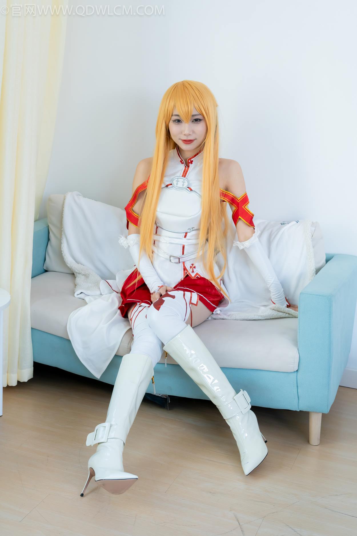 勿恋传媒 NO.2340 泡泡-cos亚丝娜、长靴、袜套、薄肉丝[156P/1V/6.37GB]插图1