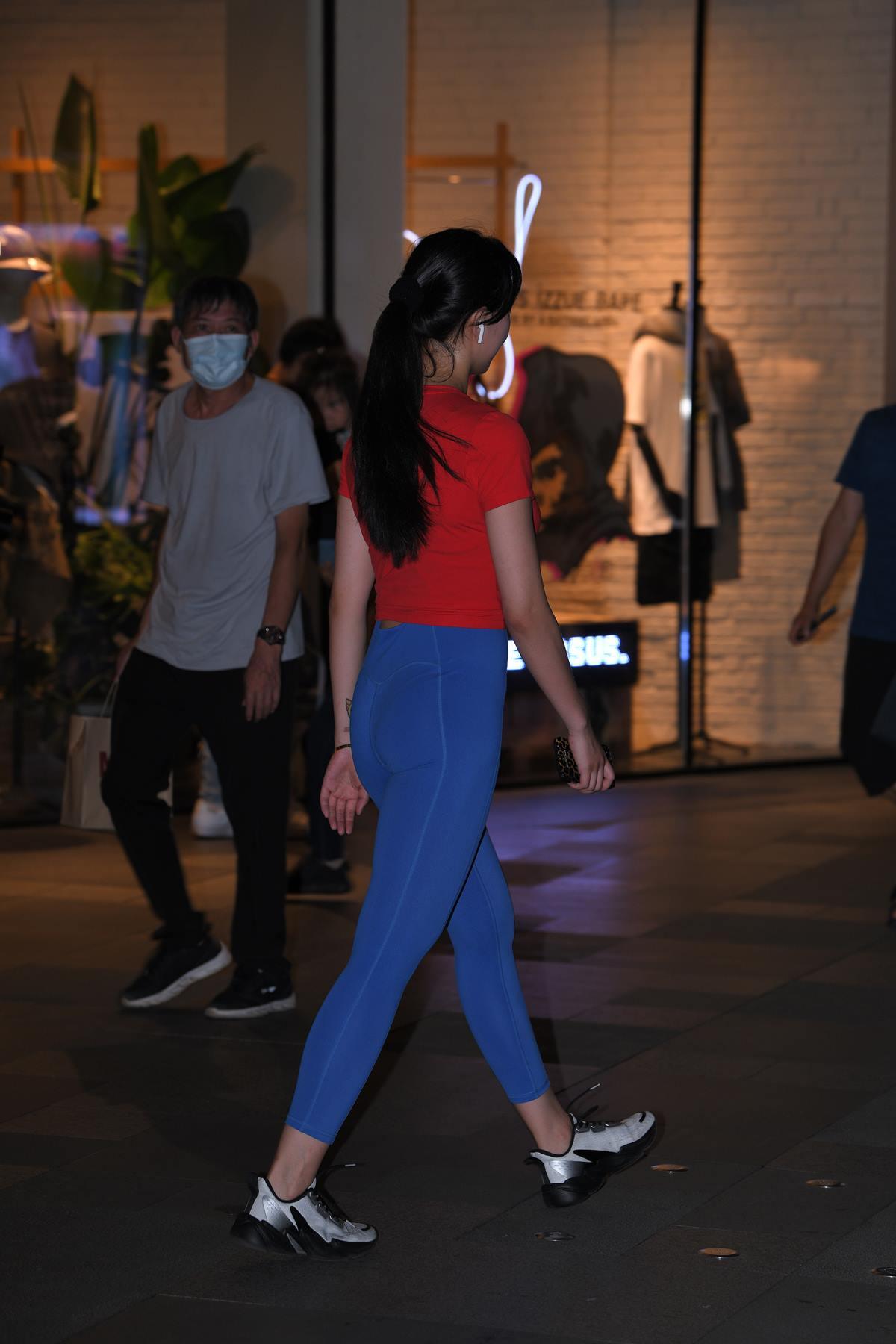 精选街拍作品 NO.5487 蓝色瑜伽运动裤[84P/198MB]插图1