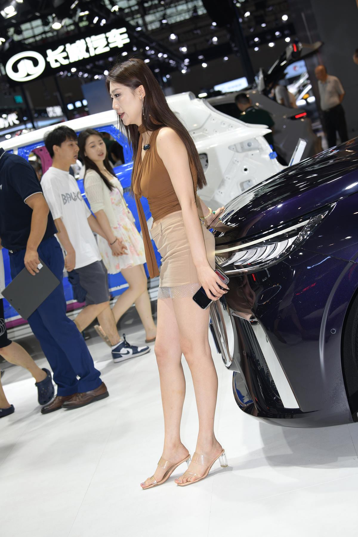 精选街拍作品 NO.5600 知性长发主播[77P/164MB]插图2