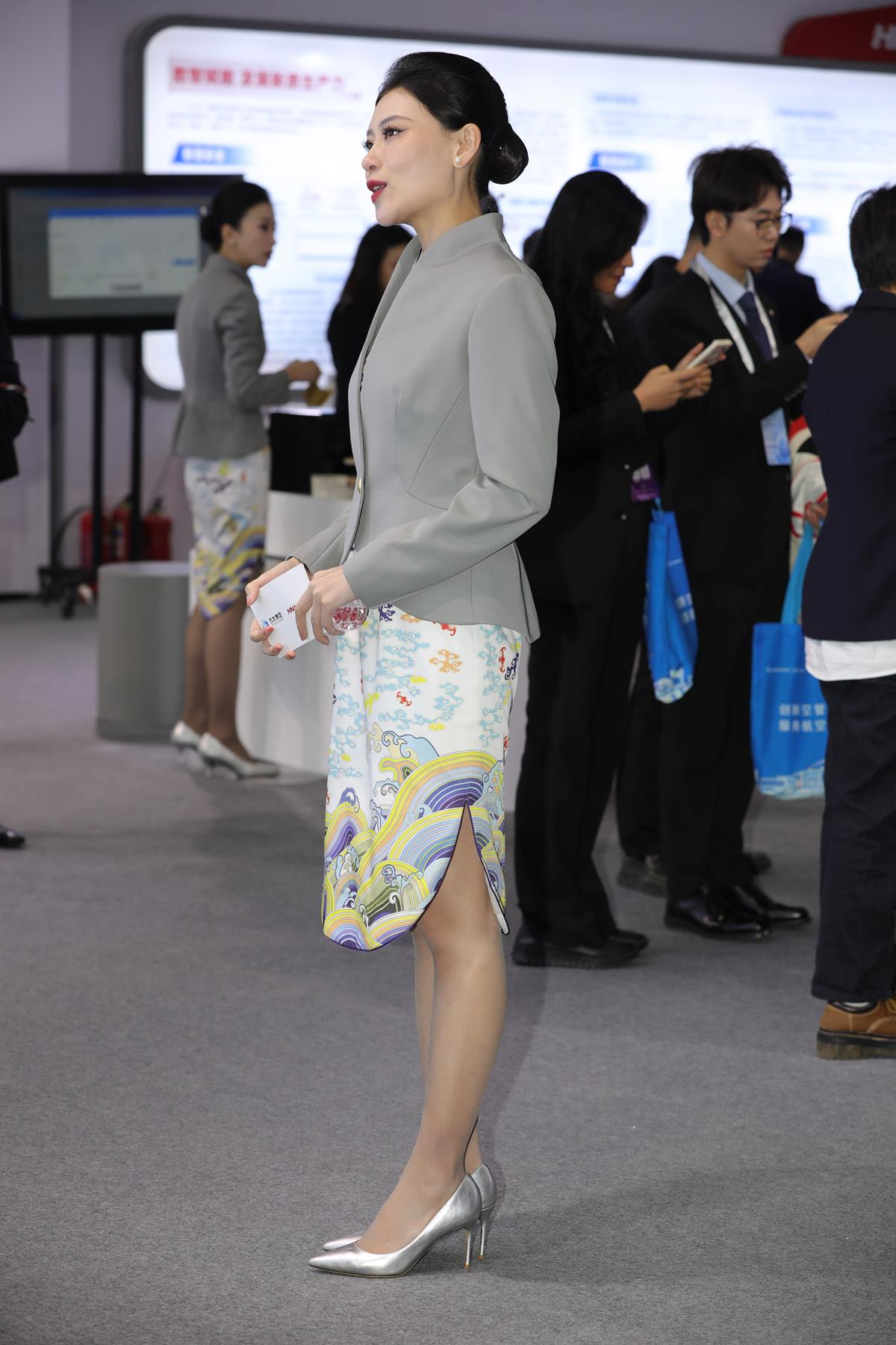 精选街拍作品 NO.5606 气质空姐[147P/205MB]插图1