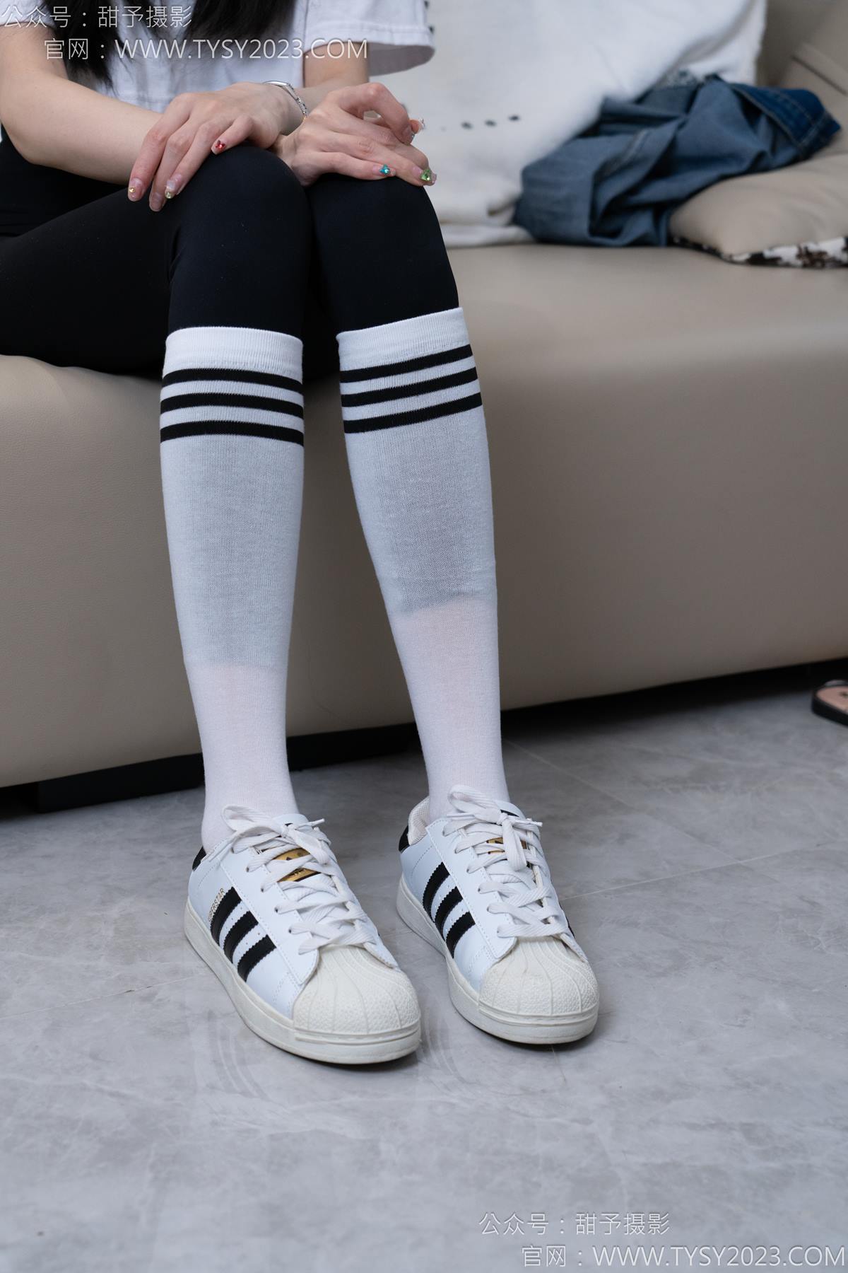 甜予摄影 NO.179 珞珞-高跟鞋、板鞋、人字拖、白棉袜[129P/2V/11.3GB]插图2