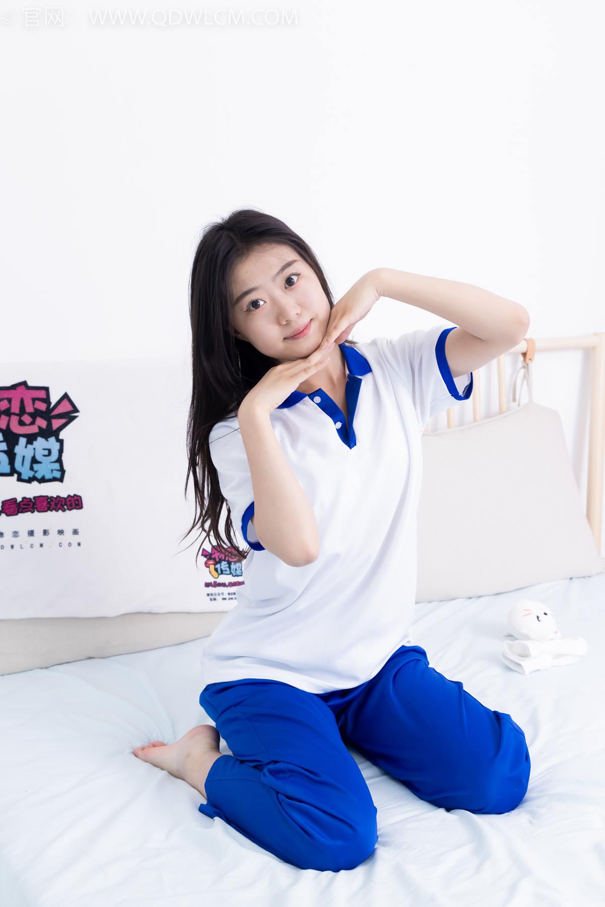 勿恋传媒 NO.2368 芋头-板鞋、白棉袜、裸足[150P/1V/3.60GB]插图3