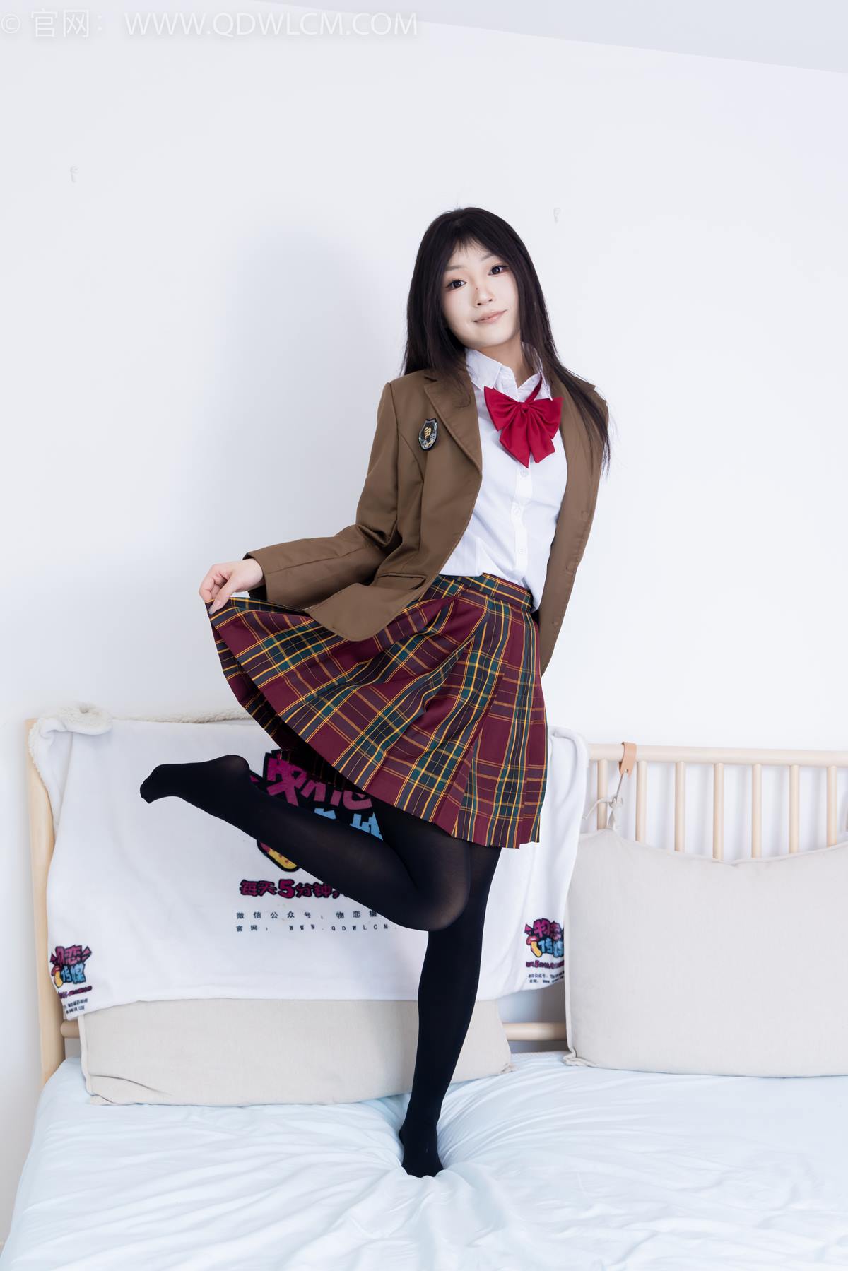 勿恋传媒 NO.2367 嘟嘟-皮鞋、厚黑丝、jk至服[165P/1V/3.81GB]插图1