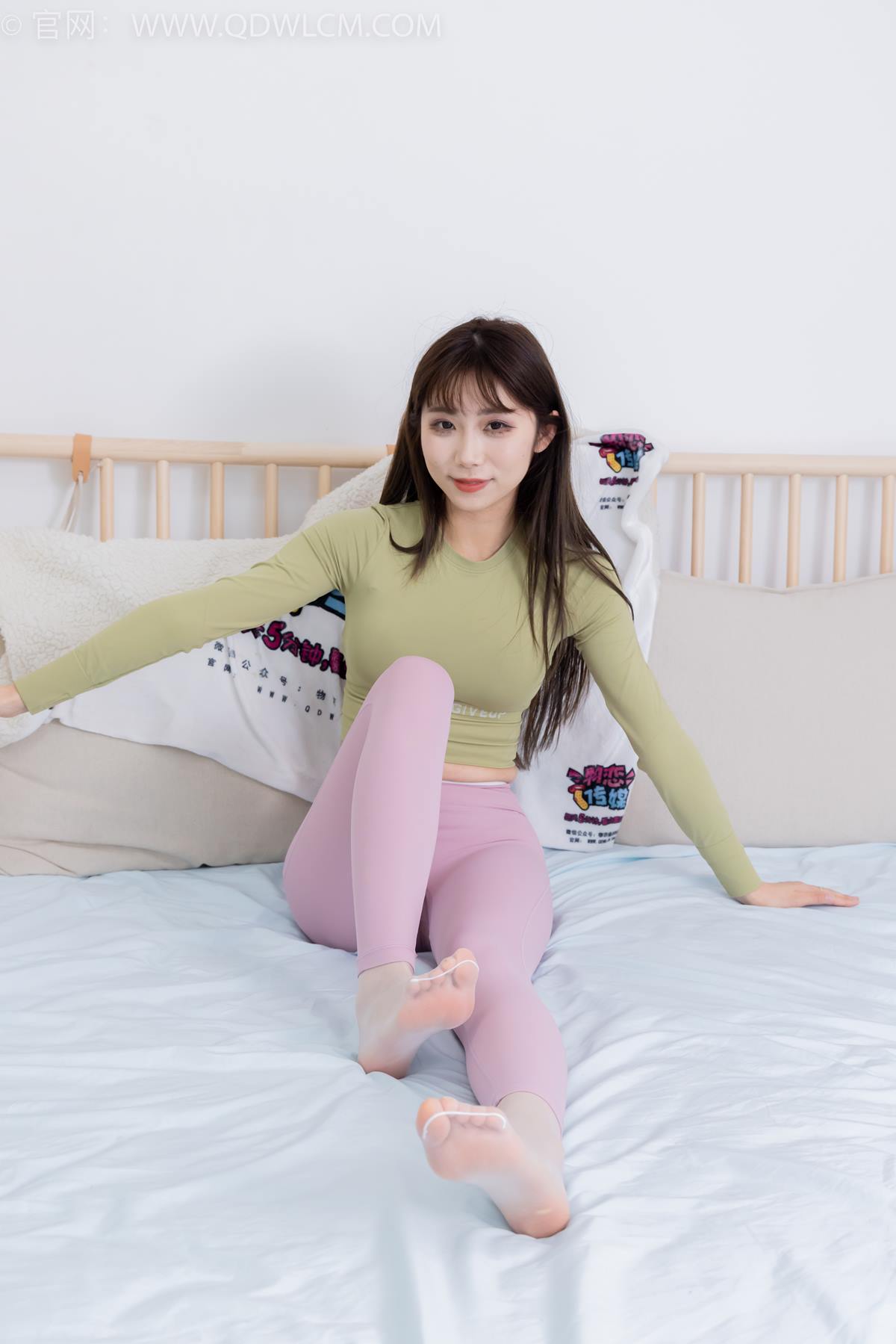 勿恋传媒 NO.2363 泡泡-瑜伽裤、过膝靴、薄白丝[180P/1V/4.01GB]插图3