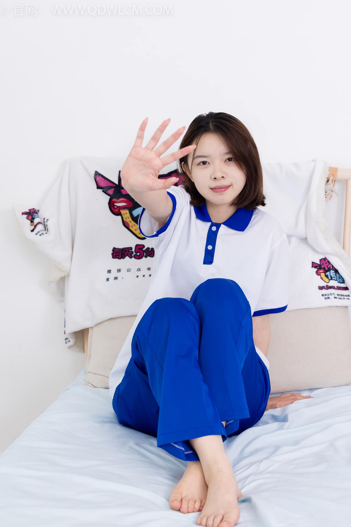 勿恋传媒 NO.2364 小悦-校服、板鞋、白棉袜、裸足[150P/1V/3.36GB]插图1