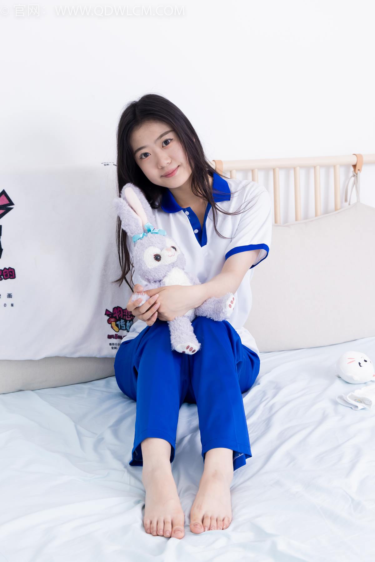 勿恋传媒 NO.2368 芋头-板鞋、白棉袜、裸足[150P/1V/3.60GB]插图2