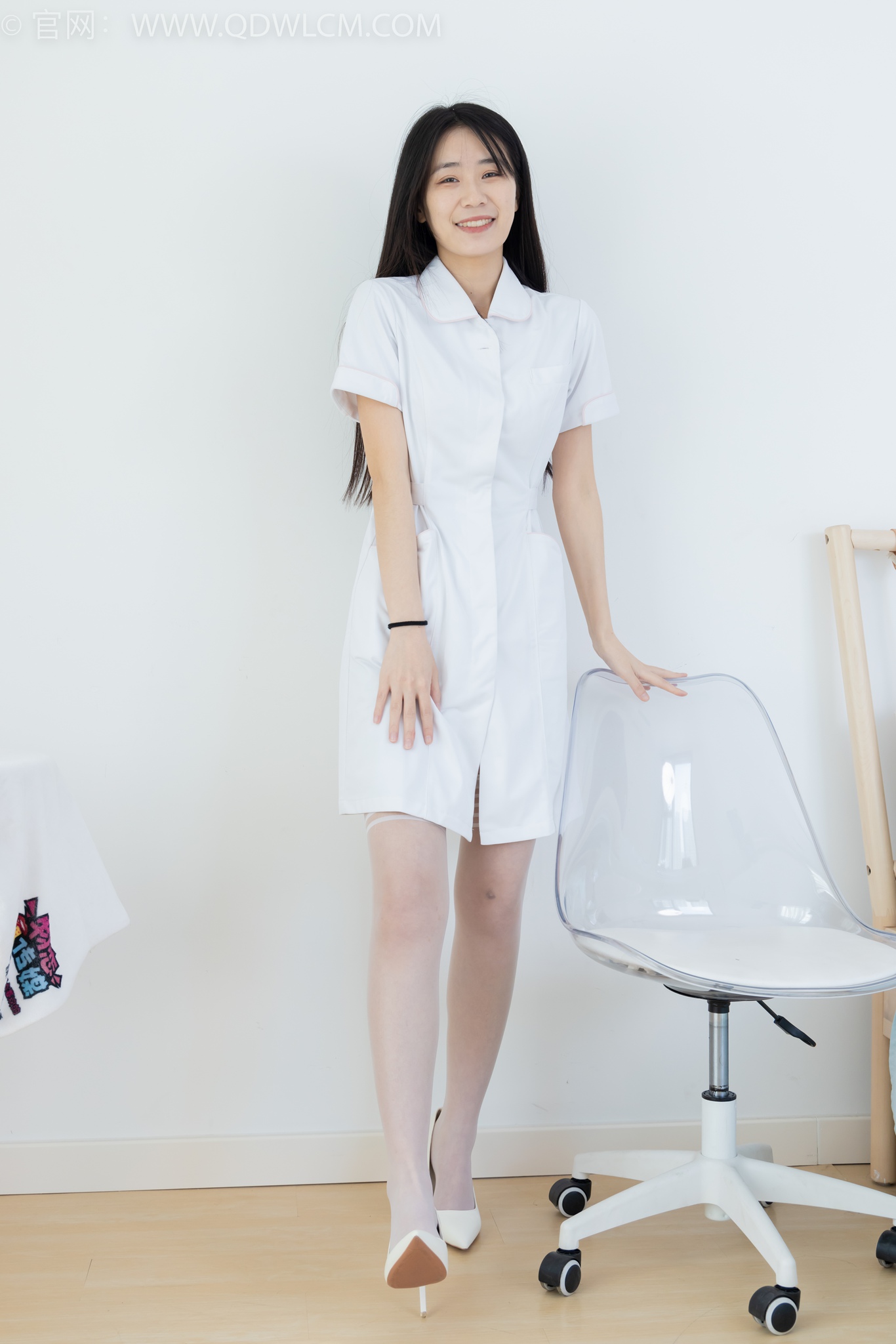 物恋2401期菜菜-三双高跟鞋、薄白丝大腿袜（脚尖微加固款）、薄肉丝大腿袜（脚尖微加固款）、薄黑丝大腿袜（脚尖微加固款）、互士服[165P/1V/3.78G]插图5