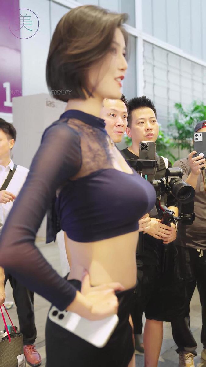 NO.1222 2024 深圳粤港澳大湾区车展 Model 车模随拍 73[1V/419MB]插图1