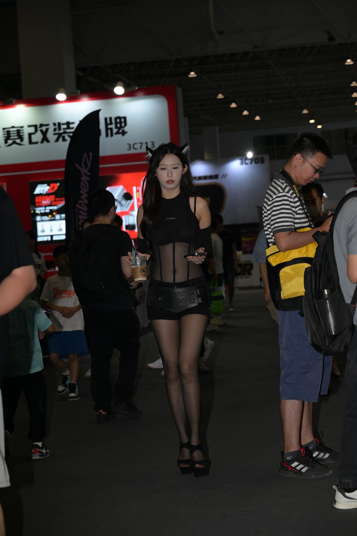 精选街拍作品 NO.5695 黑色短裤配黑丝[50P/125MB]插图1