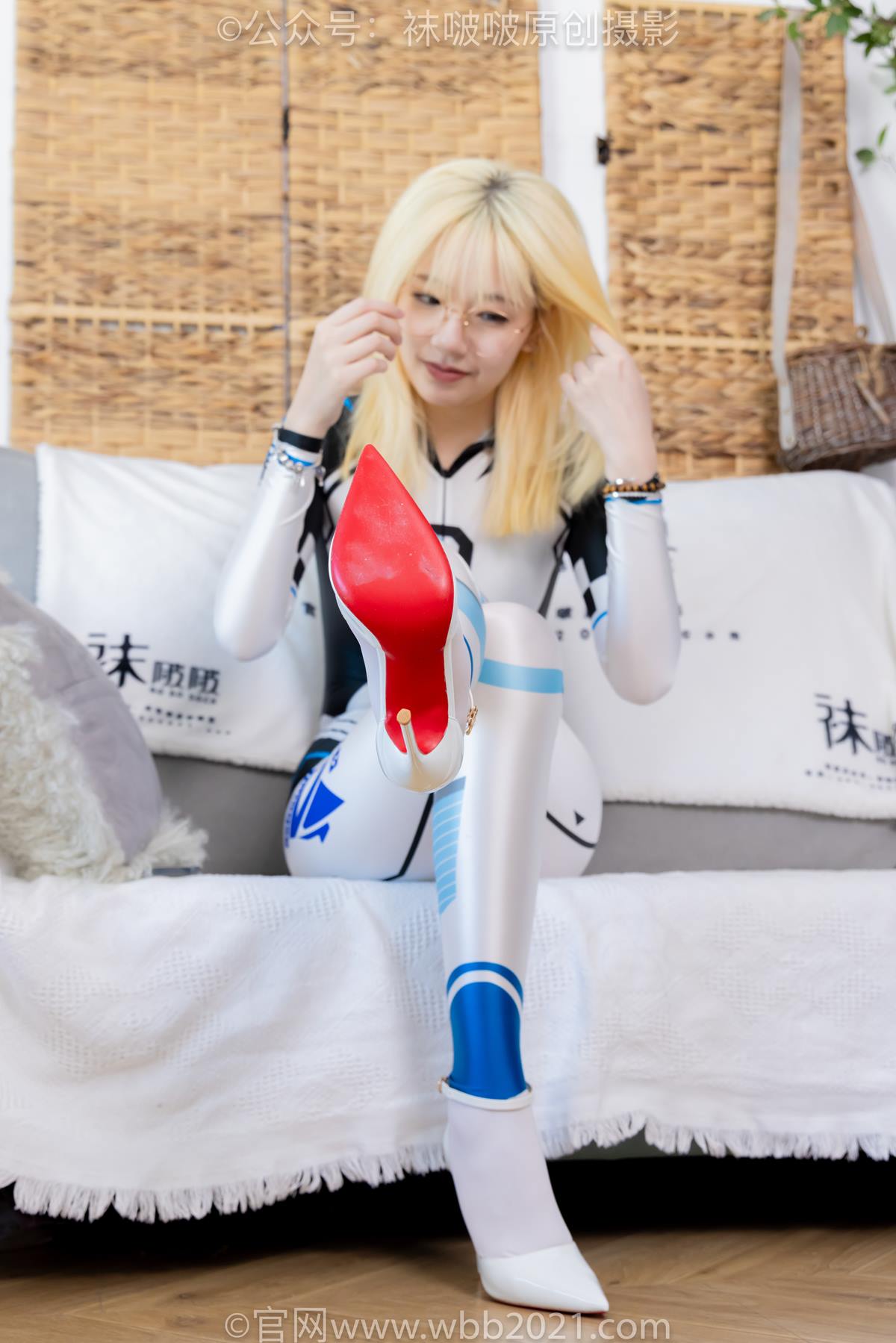 [BoBoSocks袜啵啵]NO.568 小甜豆-连体服、高跟鞋、厚白丝[148P/1V/6.39GB]插图