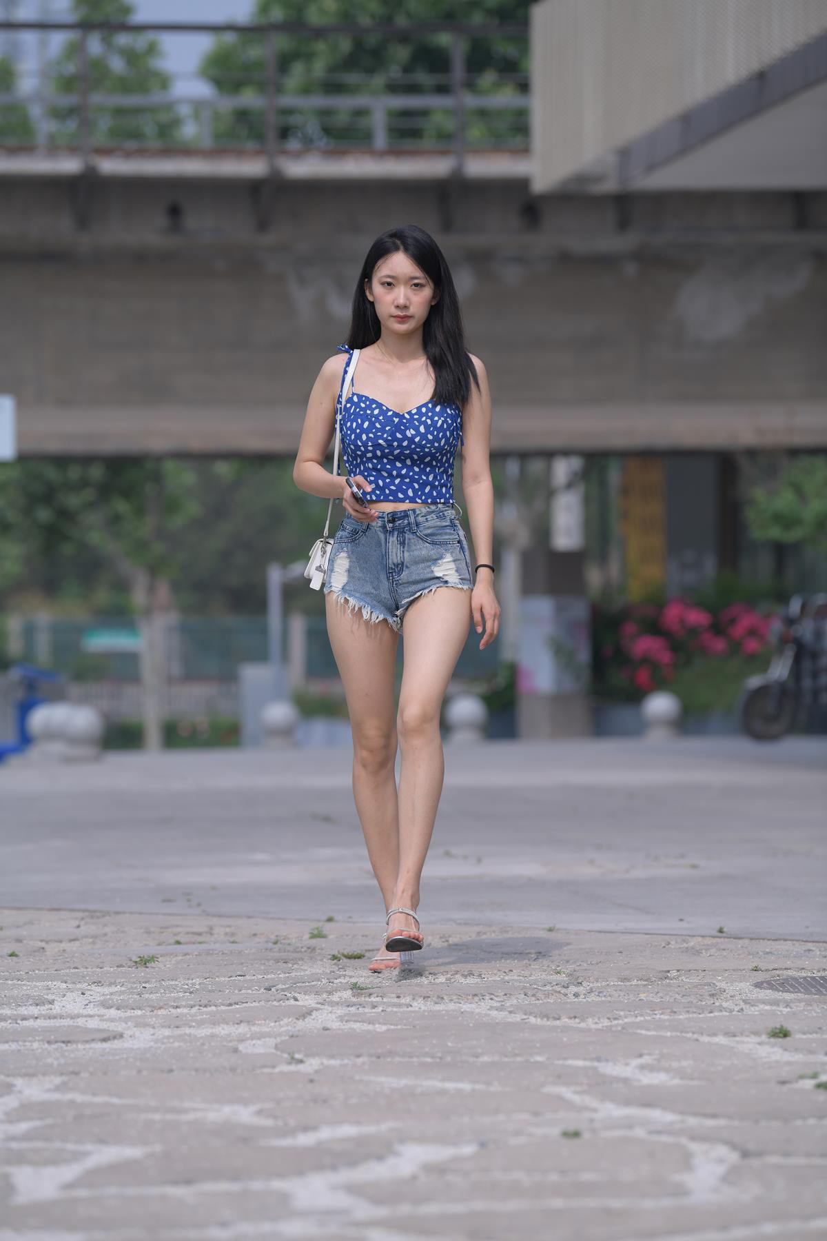 精选街拍作品 NO.5688 牛仔热裤镁钕[504P/1.00GB]插图