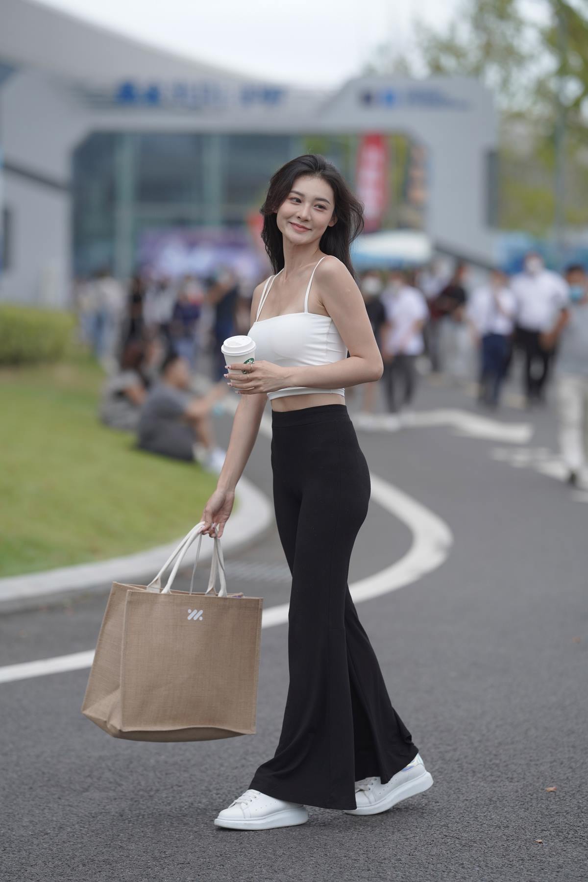 精选街拍作品 NO.5731 黑白搭配好身材[30P/63MB]插图1