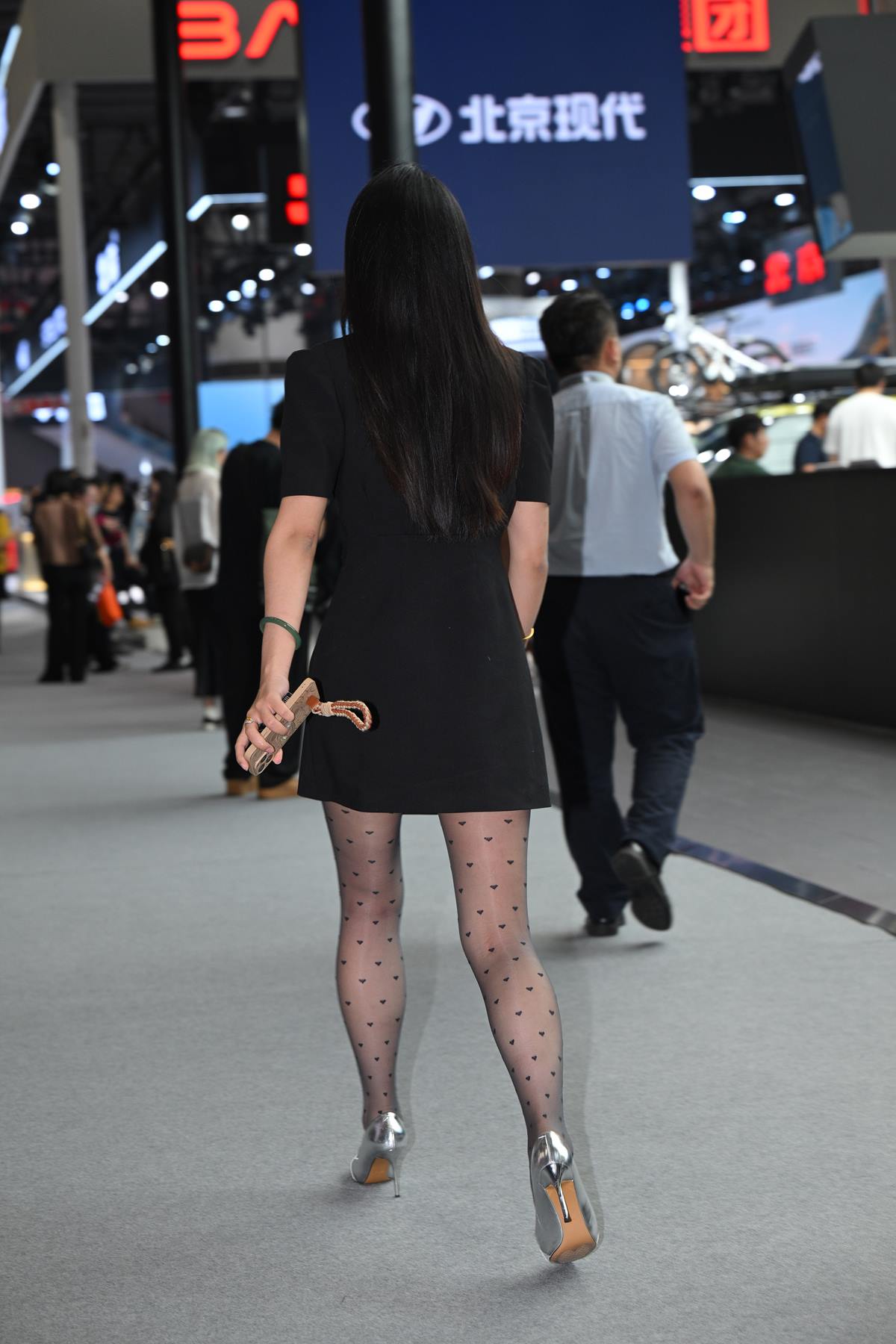 精选街拍作品 NO.5706 黑色西装裙[67P/165MB]插图