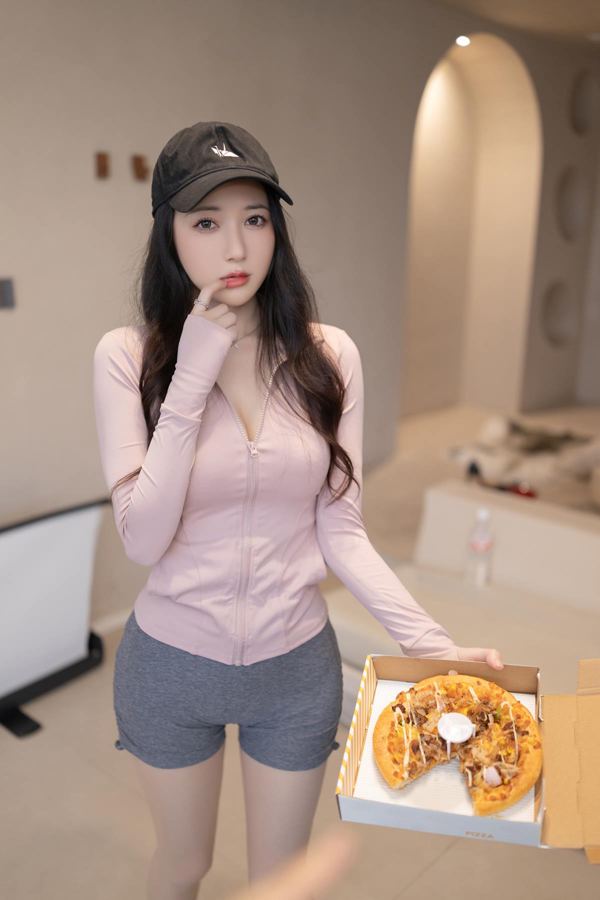 秀人名模鱼子酱Fish《披萨》写真[120P/1.24GB]插图