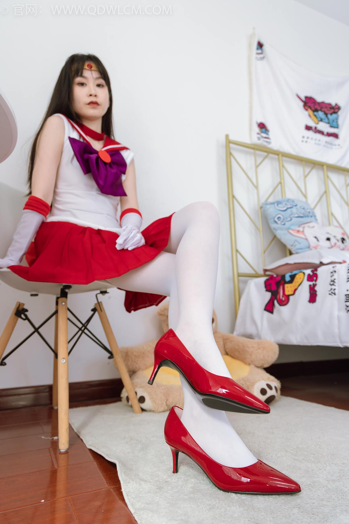 勿恋传媒 NO.2373 兮兮-cos至服、高跟鞋、厚白丝[150P/1V/3.86GB]插图2