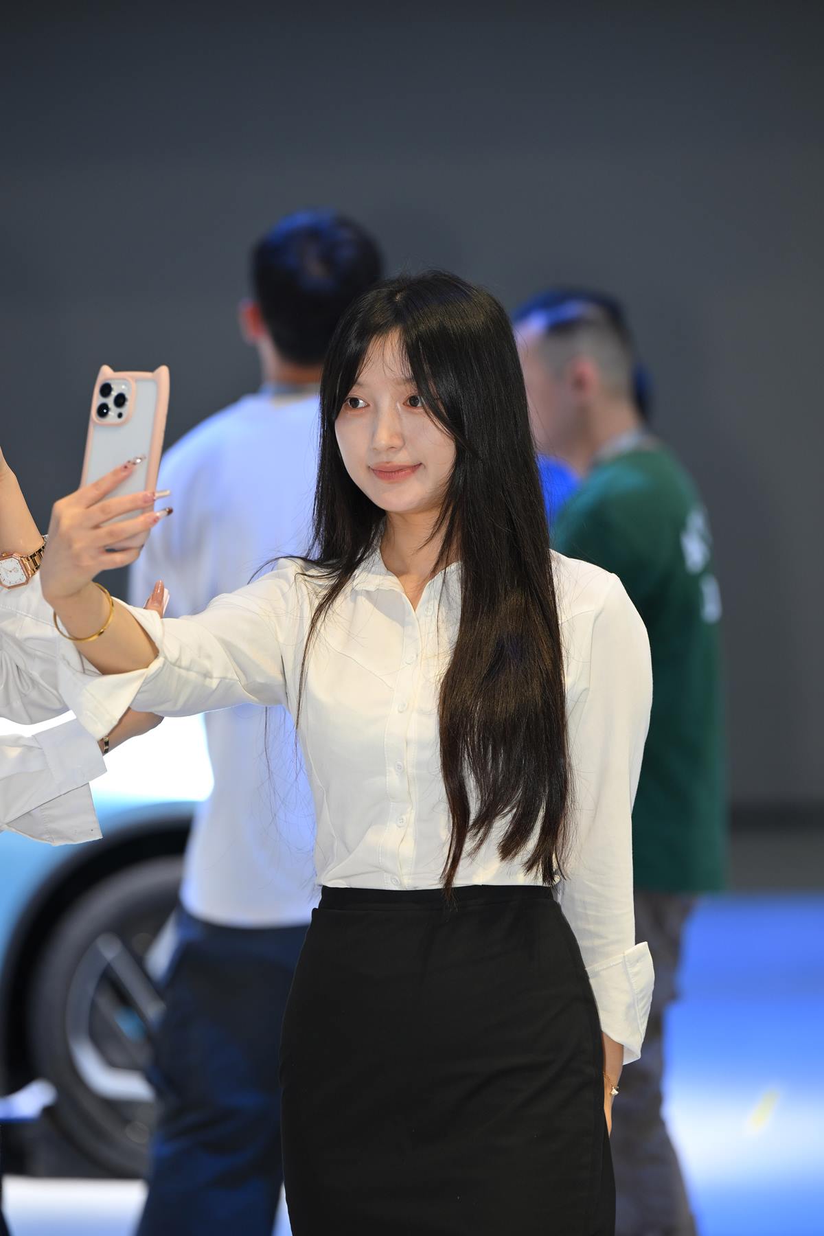 精选街拍作品 NO.5750 黑白搭配销售小妹[68P/129MB]插图1