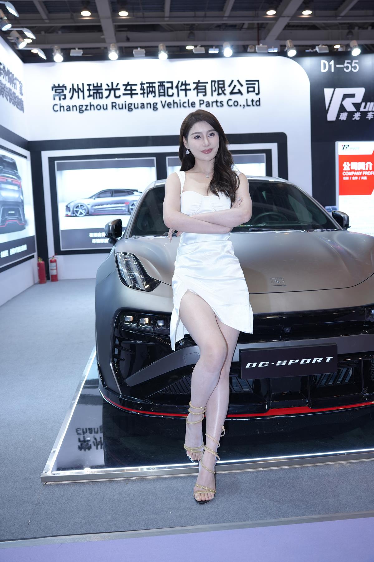 精选街拍作品 NO.5703 白色吊带裙车模[55P/78MB]插图2