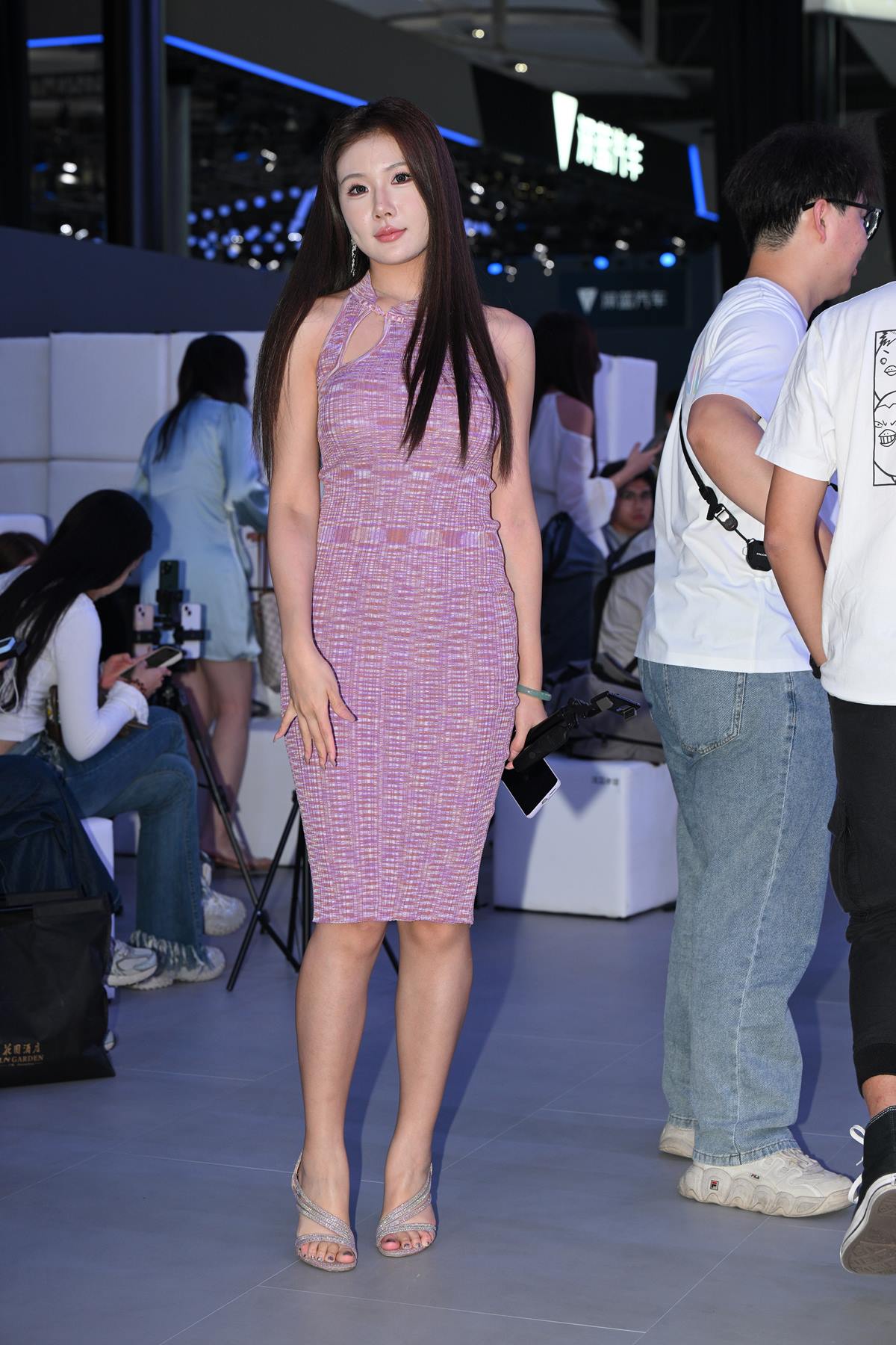 精选街拍作品 NO.5686 紫色修身长裙[65P/206MB]插图2