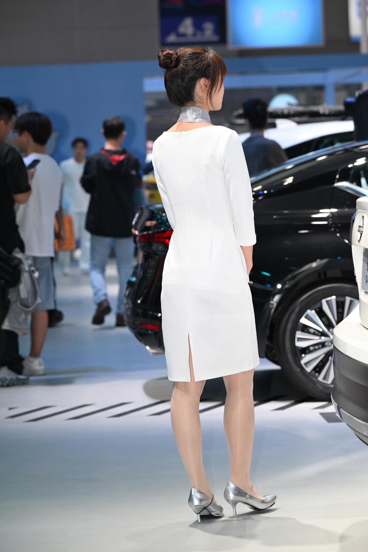 精选街拍作品 NO.5683 白色至服裙[70P/124MB]插图2