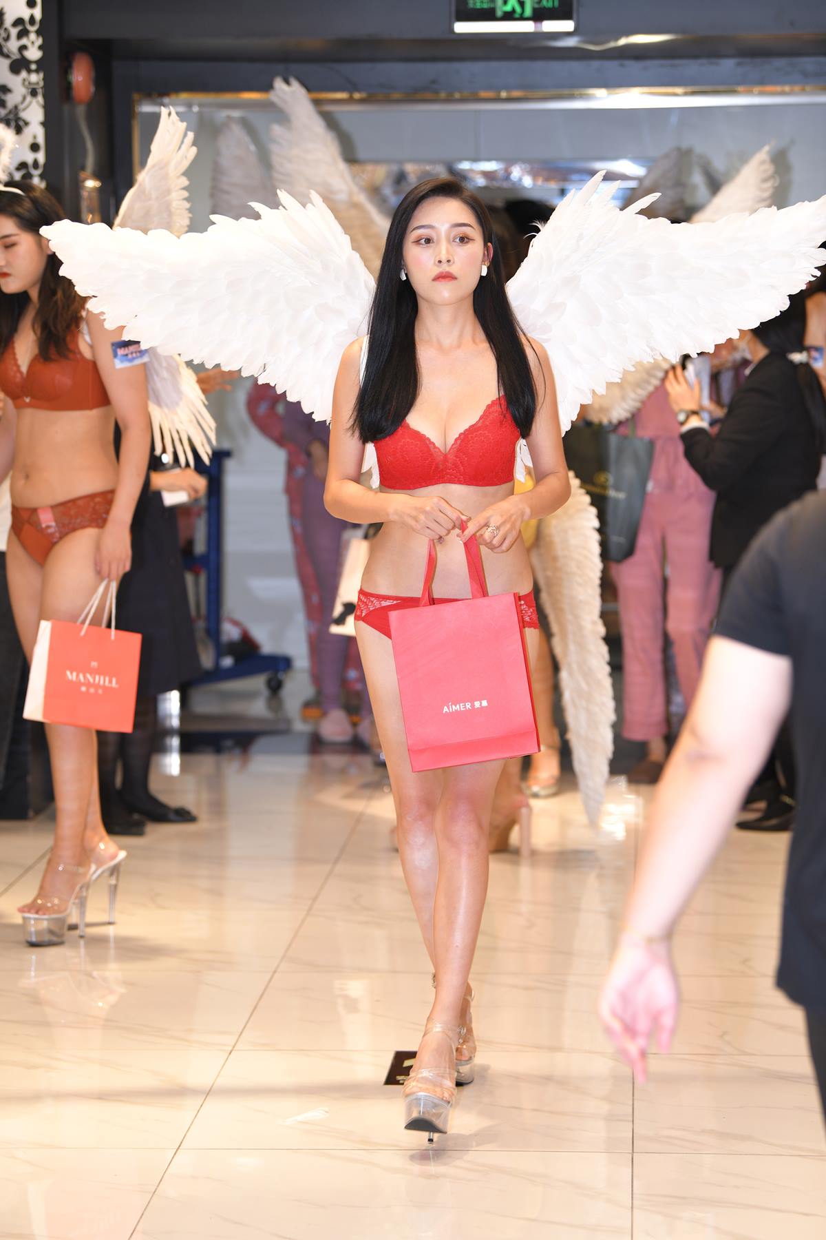 精选街拍作品 NO.5631 艳丽的红色[148P/372MB]插图2