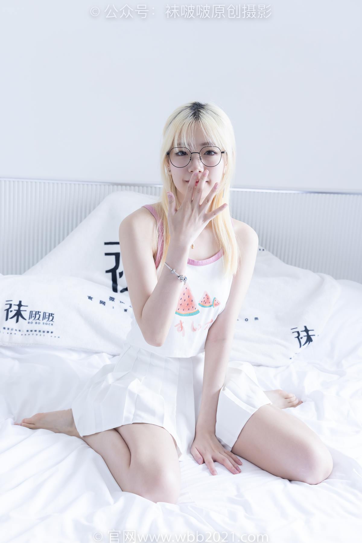 [BoBoSocks袜啵啵]NO.558 小甜豆-帆布鞋、黑丝、裸足[155P/1V/5.27GB]插图