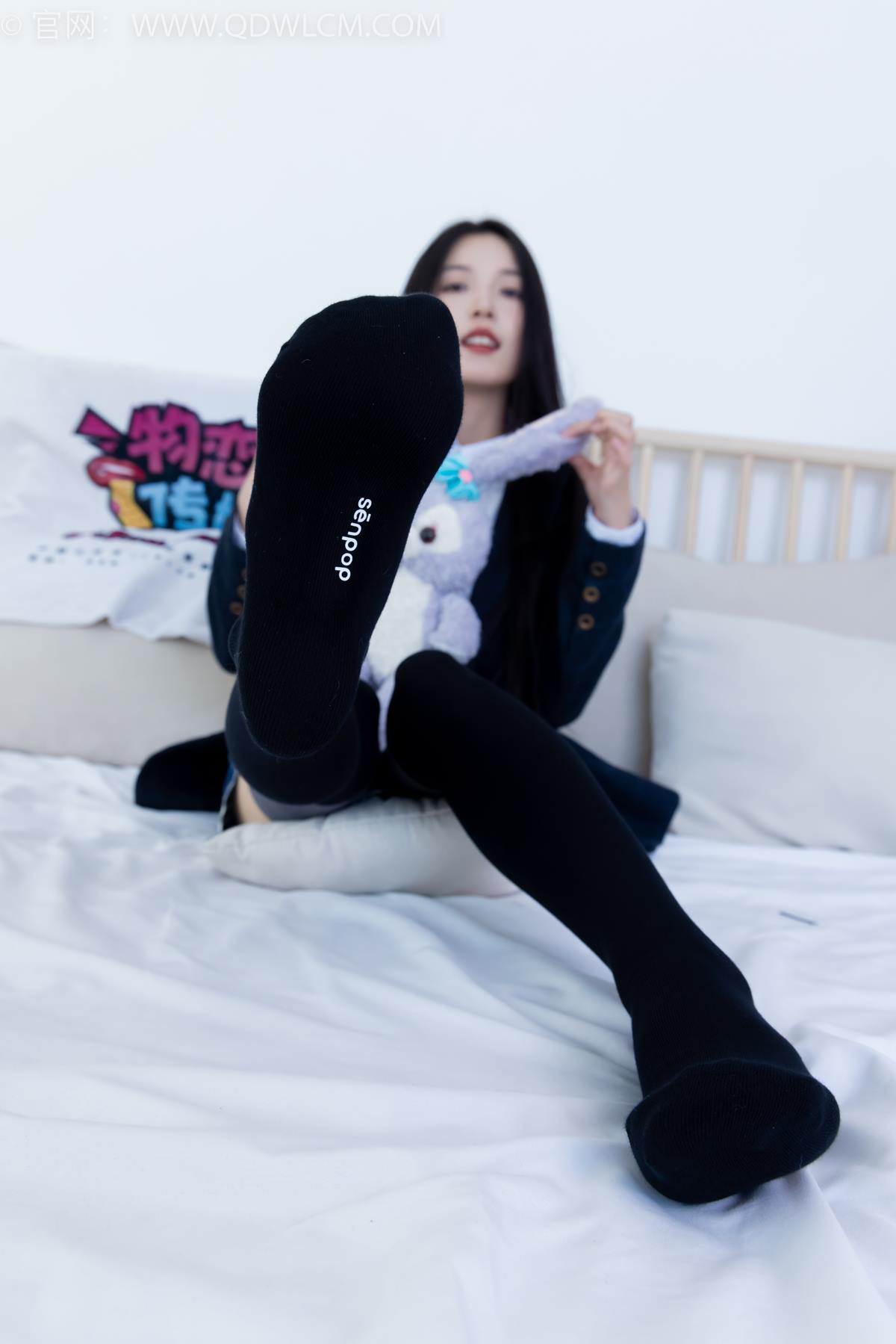 勿恋传媒 NO.2371 茯苓-JK至服、皮鞋、拼接过膝袜[155P/1V/3.54GB]插图3