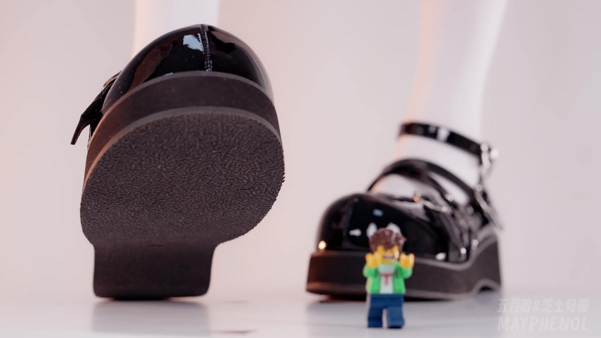 芝士好椰 – 一次看够五双巨大鞋底材质[2V/822MB]插图3